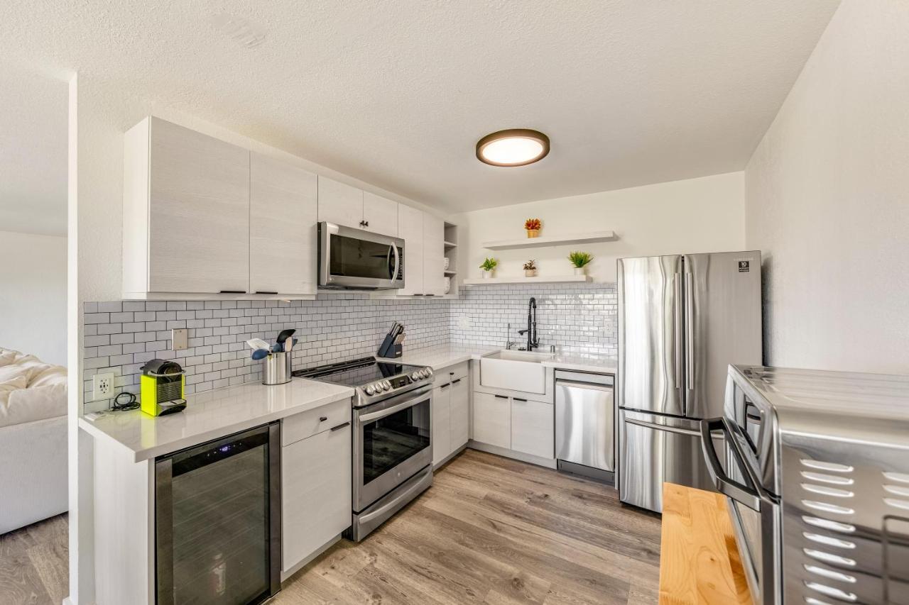 Newly Renovated Condo With Sup Paddle Boards And Golf Clubs Included Kailua-Kona Exterior photo